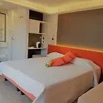 Villaggio Dei Fiori مكان تخييم 4*
