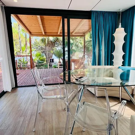 אתר קמפינג Villaggio Dei Fiori 4*