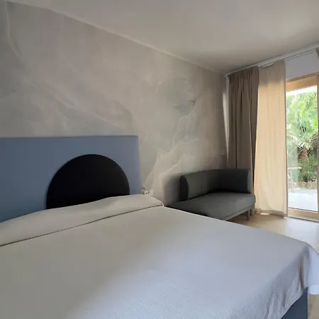Villaggio Dei Fiori Кемпінг 4*