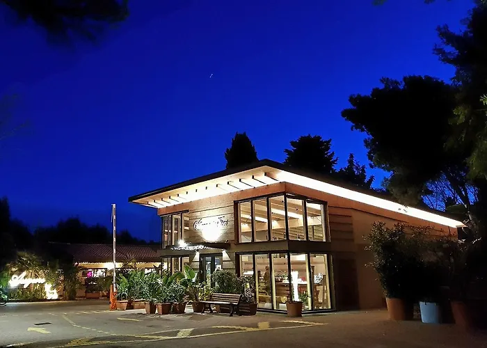 Villaggio Dei Fiori Кемпінг 4*